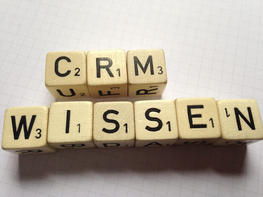 Comment automatiser les rappels de formation et les évaluations avec un CRM et un LMS