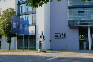 IBM Inaugure une Nouvelle Académie des Grands Systèmes et de l'IA en Île-de-France